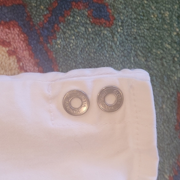 Gloria Vanderbilt shorts, white, Size 8 - Picture 4 of 4